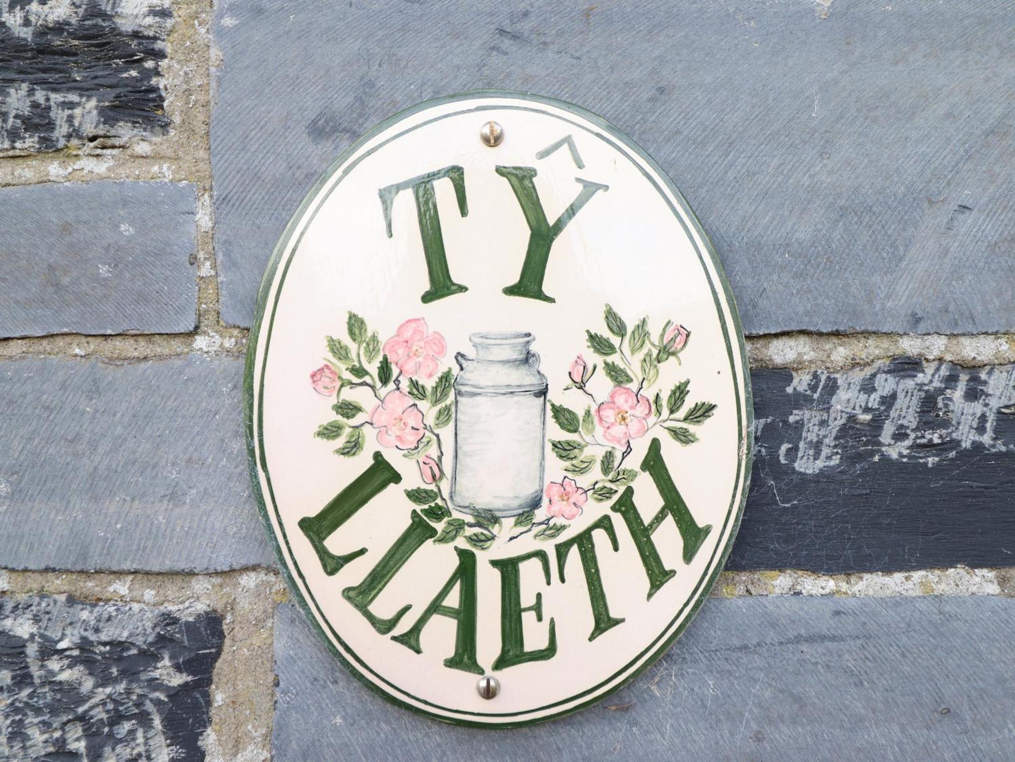 Ty Llaeth Cottage 타이윈 외부 사진