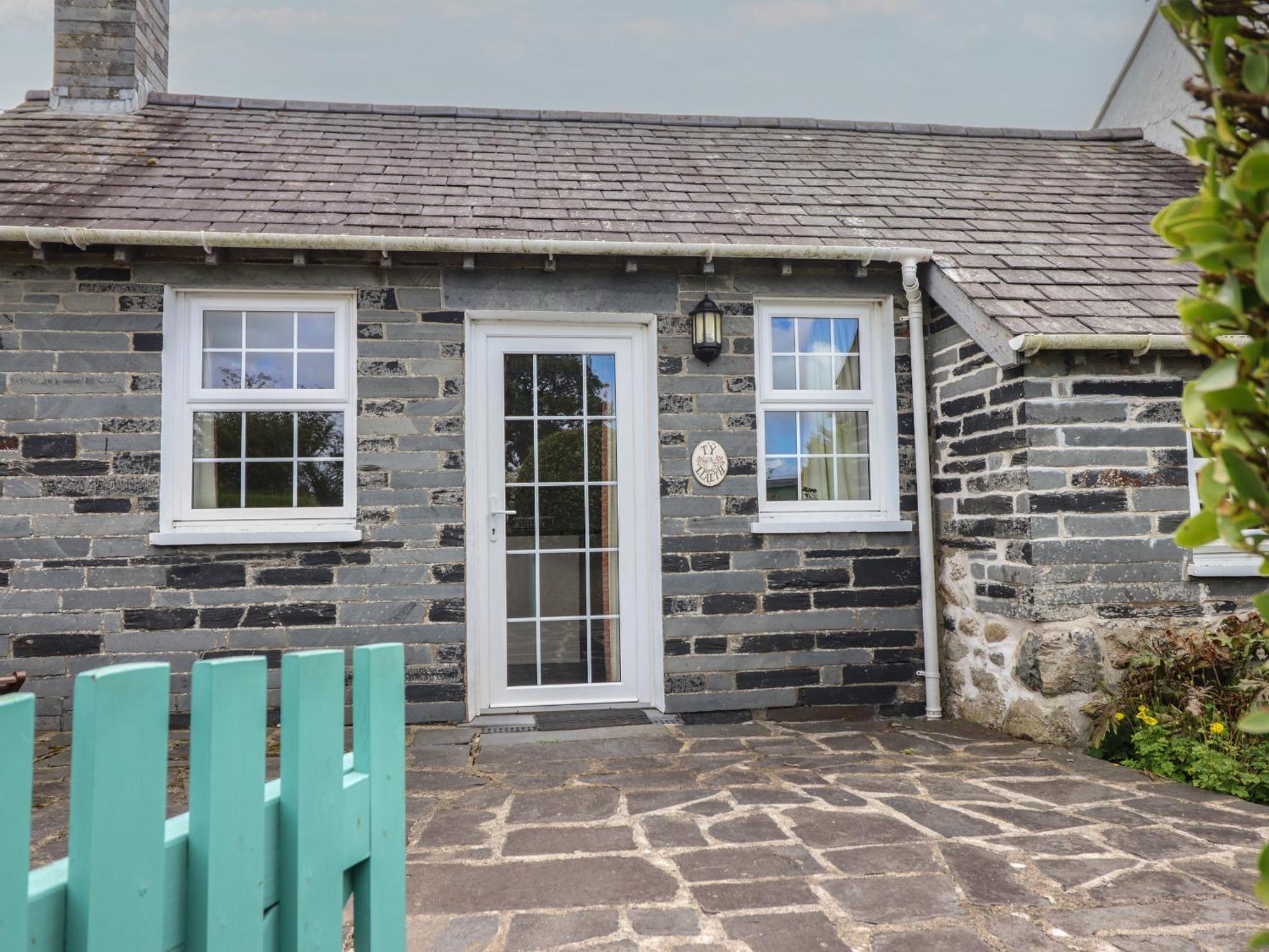 Ty Llaeth Cottage 타이윈 외부 사진
